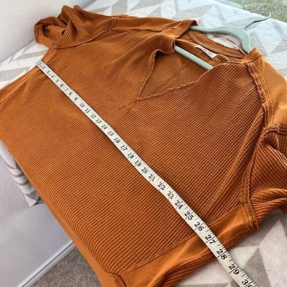Free People We The Free Owen Thermal in Glazed Ginger size Small - Picture 4 of 6